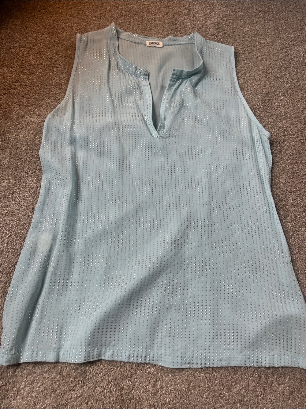 🩵🩵🩵L’Agence 💯% Silk Robin’s Egg Blue w/Silver dots Notch Neck Blouse sz4